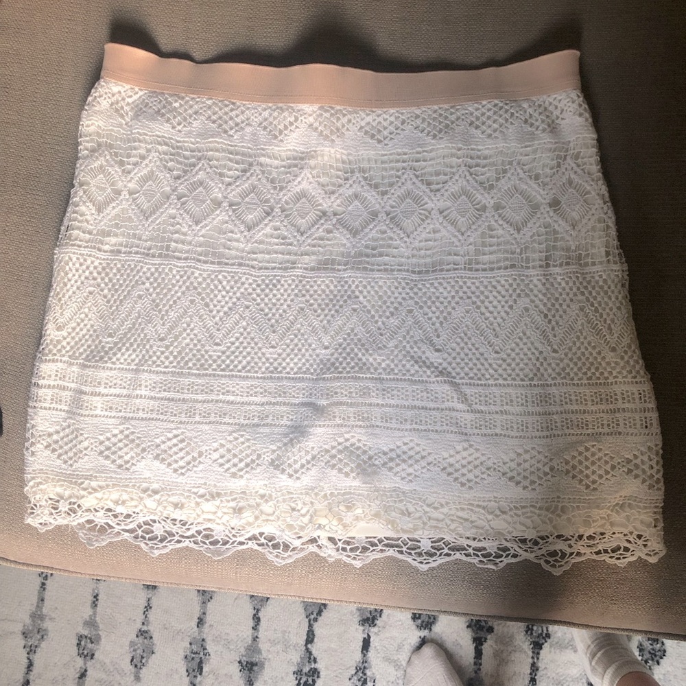 American Eagle white lace skirt
